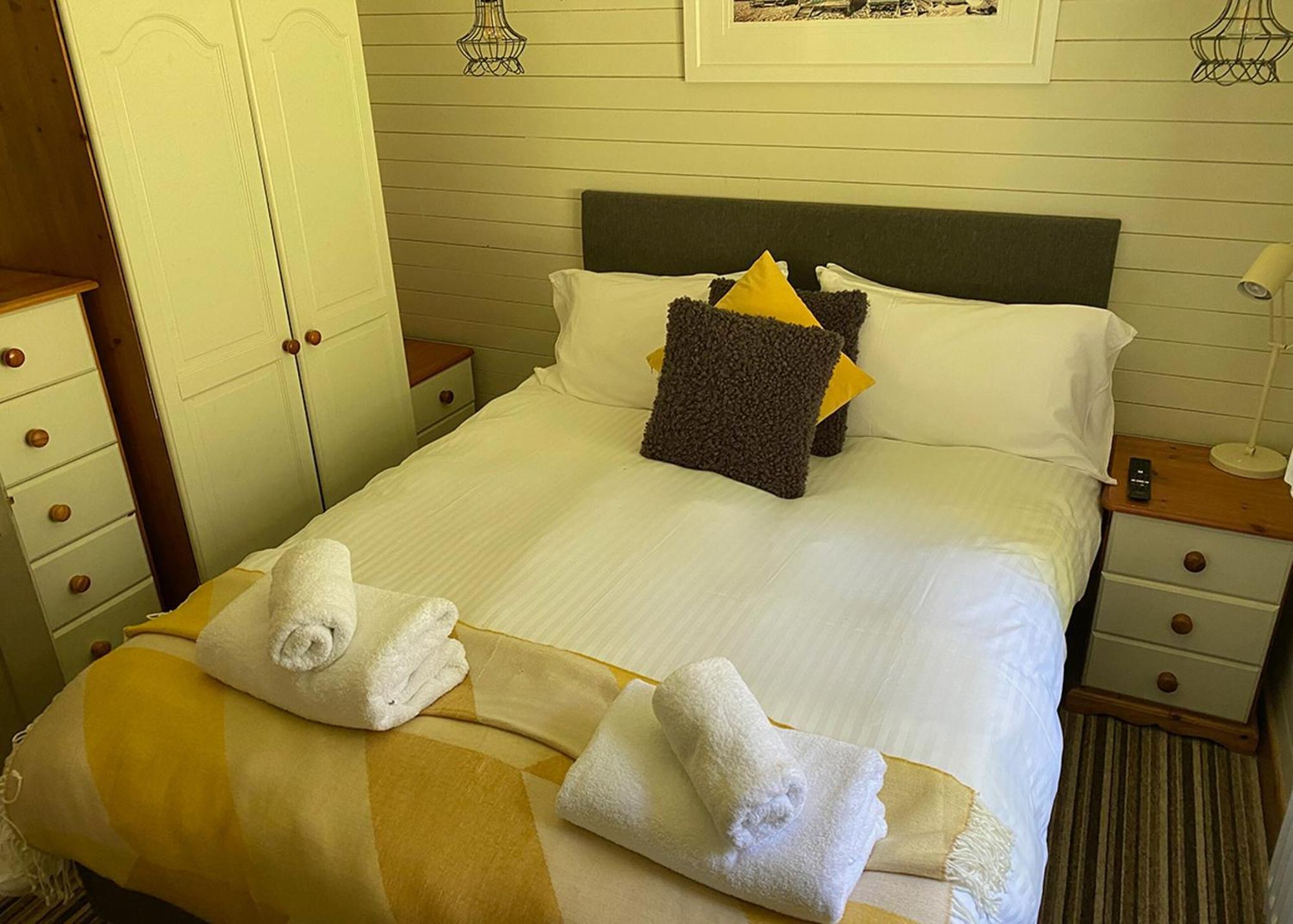 Ivyleaf Combe Lodges Stratton  Zimmer foto